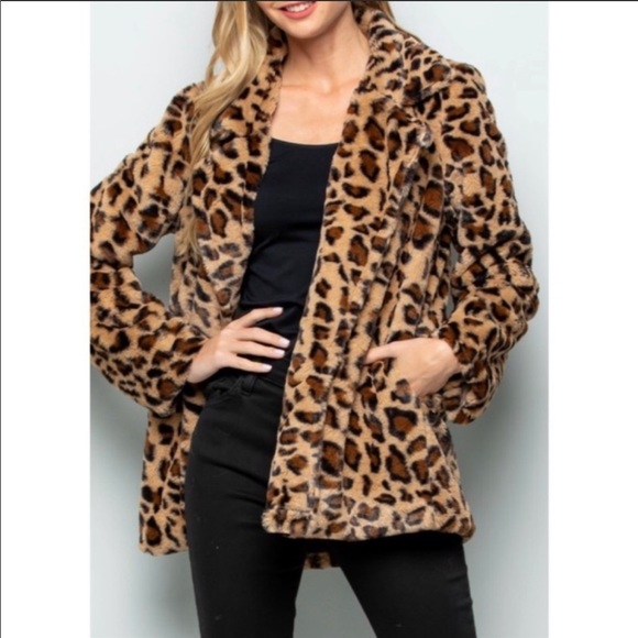 Best seller! NWT. Faux fur leopard coat - Picture 3 of 9